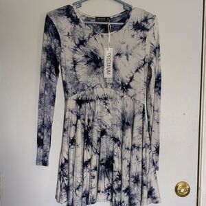 NWT CTC Blue and White Tie-Dye Top Md